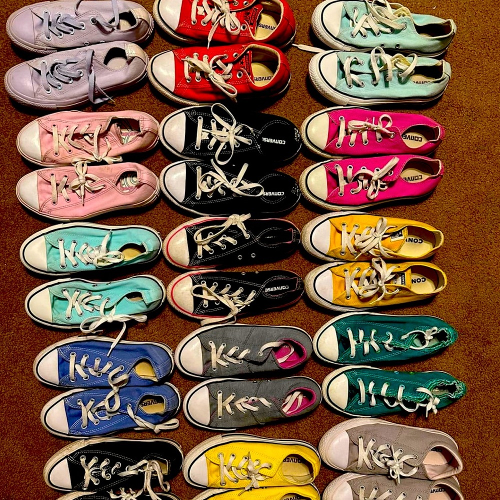 15 pair size 4youth/men or 6women these are equivalent converse the red are 4.5